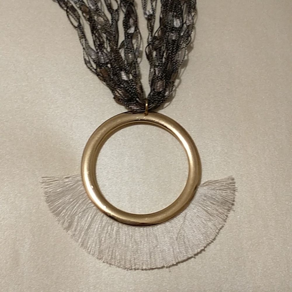 Ladder Ribbon Necklace! - Picture 8 of 10
